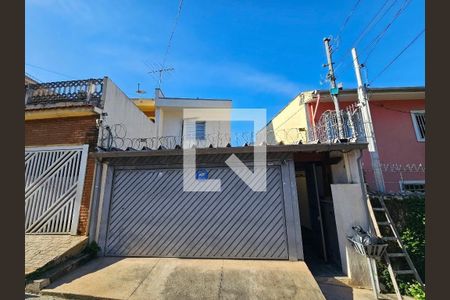 Casa à venda com 174m², 4 quartos e 2 vagas Casa à venda com 174m², 4 quartos e 2 vagasFachada