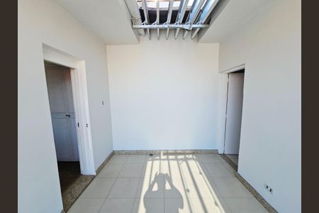 Casa à venda com 174m², 4 quartos e 2 vagas Casa à venda com 174m², 4 quartos e 2 vagasÁrea Comum