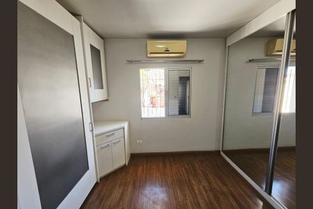 Casa à venda com 174m², 4 quartos e 2 vagas Casa à venda com 174m², 4 quartos e 2 vagasQuarto