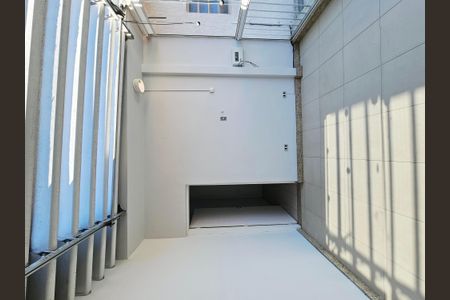 Casa à venda com 174m², 4 quartos e 2 vagas Casa à venda com 174m², 4 quartos e 2 vagasÁrea Comum