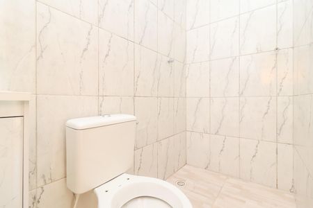 Casa à venda com 80m², 2 quartos e 2 vagas Casa à venda com 80m², 2 quartos e 2 vagasBanheiro da Suíte 1