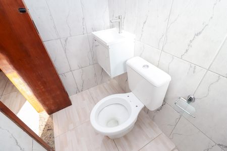 Casa à venda com 80m², 2 quartos e 2 vagas Casa à venda com 80m², 2 quartos e 2 vagasBanheiro da Suíte 2
