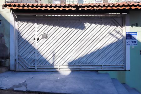 Casa à venda com 80m², 2 quartos e 2 vagas Casa à venda com 80m², 2 quartos e 2 vagasFachada