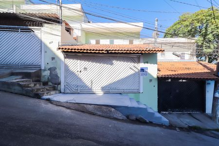 Casa à venda com 80m², 2 quartos e 2 vagas Casa à venda com 80m², 2 quartos e 2 vagasFachada