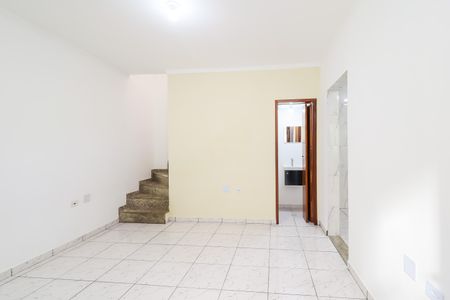 Casa à venda com 80m², 2 quartos e 2 vagas Casa à venda com 80m², 2 quartos e 2 vagasSala