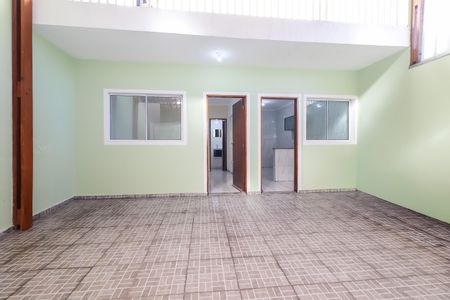Garagem de casa à venda com 2 quartos, 80m² em Vila Santa Cruz (zona Leste), São Paulo