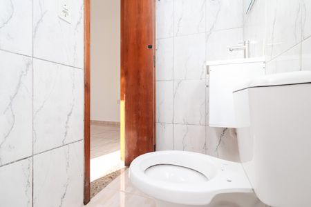 Casa à venda com 80m², 2 quartos e 2 vagas Casa à venda com 80m², 2 quartos e 2 vagasBanheiro da Suíte 2