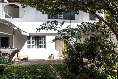 Casa à venda com 232m², 3 quartos e 5 vagasCasa 2 Quintal