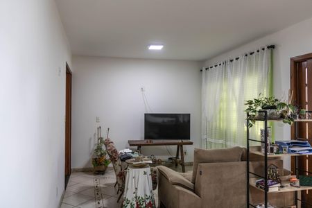 Sala de casa à venda com 3 quartos, 232m² em Barreiro, Belo Horizonte