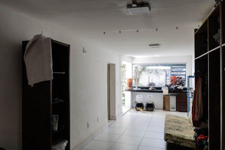 Casa à venda com 232m², 3 quartos e 5 vagasCasa 2 Sala