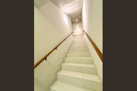 Apartamento para alugar com 75m², 2 quartos e 1 vagaEscada