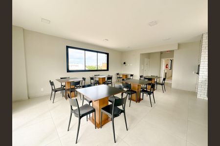 Apartamento para alugar com 75m², 2 quartos e 1 vagaÁrea comum - Salão de festas