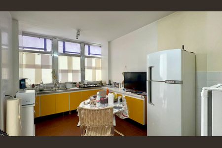 Apartamento à venda com 133m², 3 quartos e 1 vaga Apartamento à venda com 133m², 3 quartos e 1 vagaCozinha
