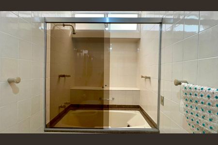 Apartamento à venda com 133m², 3 quartos e 1 vaga Apartamento à venda com 133m², 3 quartos e 1 vagaBanheiro