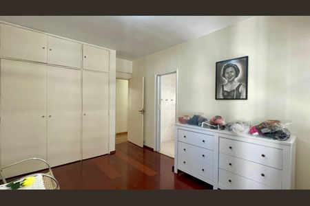 Apartamento à venda com 133m², 3 quartos e 1 vaga Apartamento à venda com 133m², 3 quartos e 1 vagaSuite