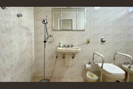 Apartamento à venda com 133m², 3 quartos e 1 vaga Apartamento à venda com 133m², 3 quartos e 1 vagaBanheiro da Suíte