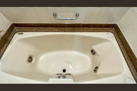 Apartamento à venda com 133m², 3 quartos e 1 vaga Apartamento à venda com 133m², 3 quartos e 1 vagaBanheiro