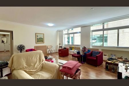 Apartamento à venda com 133m², 3 quartos e 1 vaga Apartamento à venda com 133m², 3 quartos e 1 vagaSala