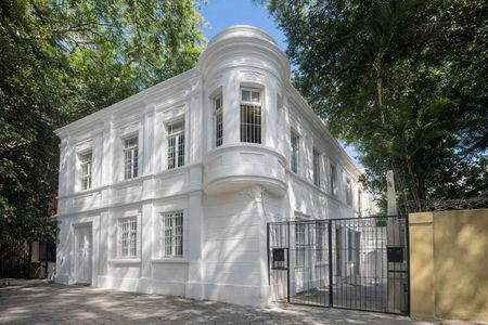 Casa para alugar com 300m², 3 quartos e 20 vagasFachada 