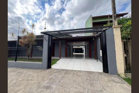 Casa para alugar com 200m², 2 quartos e 2 vagas Casa para alugar com 200m², 2 quartos e 2 vagasFachada