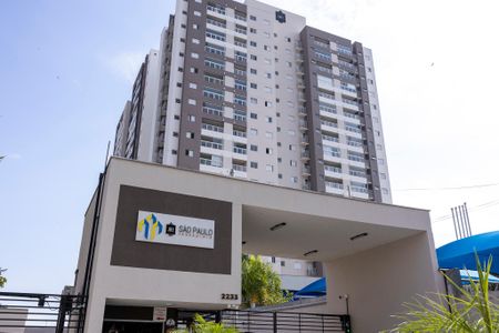 Apartamento para alugar com 61m², 2 quartos e 1 vagaFachada e portaria