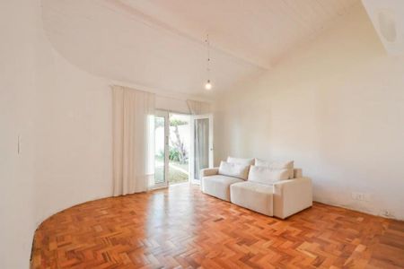 Casa à venda com 5 quartos, 299m² em Santo Amaro, São Paulo