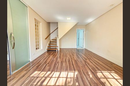 Casa à venda com 140m², 4 quartos e 2 vagasSala
