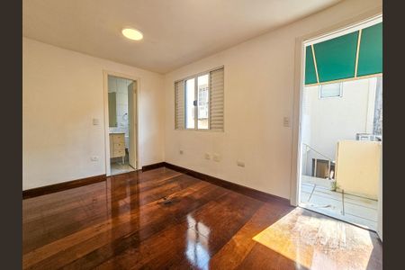 Casa à venda com 140m², 4 quartos e 2 vagasSuíte 2