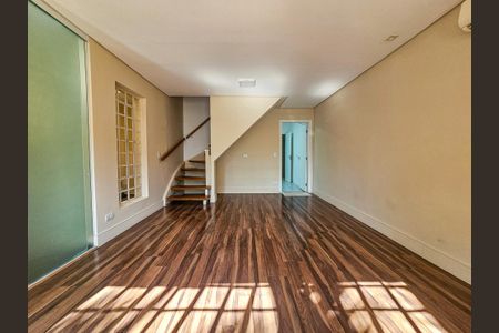 Sala de casa para alugar com 4 quartos, 140m² em Chácara Santo Antônio (zona Sul), São Paulo