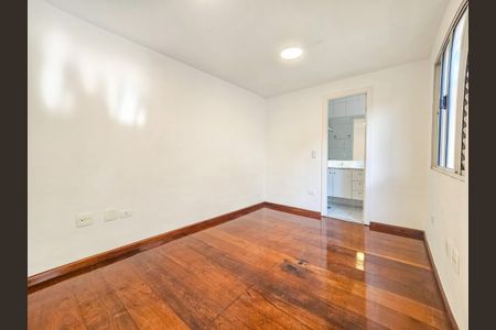 Casa à venda com 140m², 4 quartos e 2 vagasSuíte 2