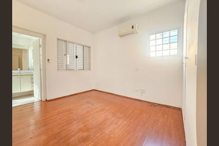 Casa à venda com 140m², 4 quartos e 2 vagasSuite 1