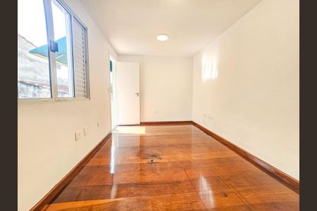 Casa à venda com 140m², 4 quartos e 2 vagasSuíte 2