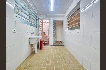 Casa à venda com 140m², 4 quartos e 2 vagasÁrea de Serviço