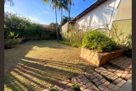Casa à venda com 370m², 3 quartos e 4 vagas