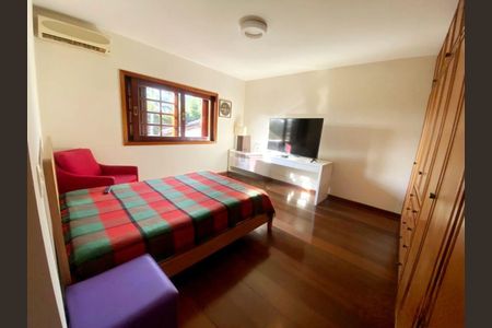 Casa à venda com 370m², 3 quartos e 4 vagas