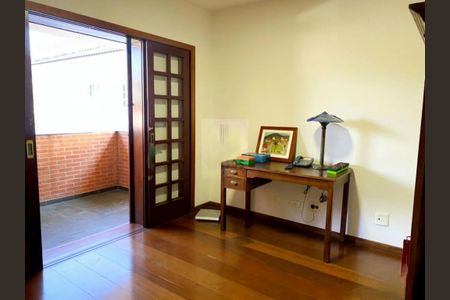 Casa à venda com 370m², 3 quartos e 4 vagas