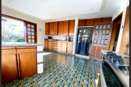Casa à venda com 370m², 3 quartos e 4 vagas