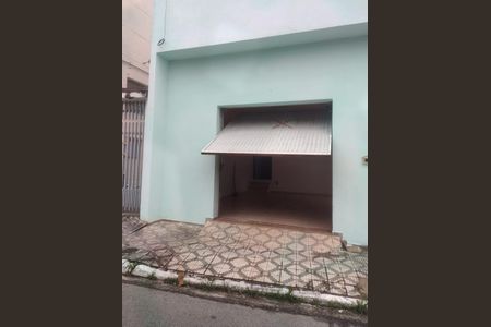 Casa para alugar com 400m², 3 quartos e 2 vagas Casa para alugar com 400m², 3 quartos e 2 vagasFachada