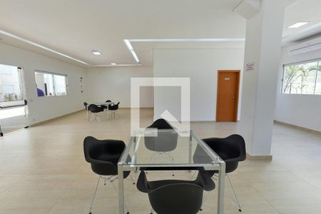 Apartamento para alugar com 44m², 2 quartos e 1 vaga Apartamento para alugar com 44m², 2 quartos e 1 vagaÁrea comum - Salão de festas