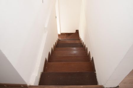 Escada de casa para alugar com 2 quartos, 60m² em Jardim São Bento Novo, Embu das Artes