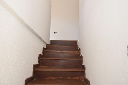 Escada de casa para alugar com 2 quartos, 60m² em Jardim São Bento Novo, Embu das Artes