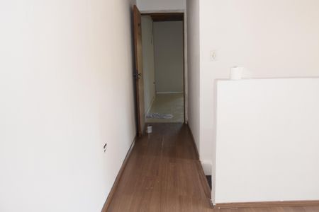 Corredor de casa para alugar com 2 quartos, 60m² em Jardim São Bento Novo, Embu das Artes