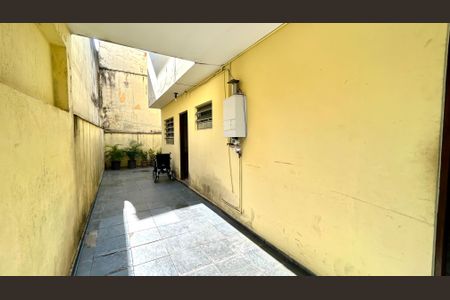 Casa à venda com 235m², 3 quartos e 3 vagasQuintal