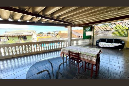 Casa à venda com 235m², 3 quartos e 3 vagasChurrasqueira