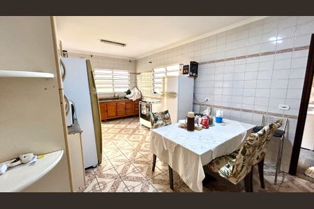 Casa à venda com 235m², 3 quartos e 3 vagasCozinha