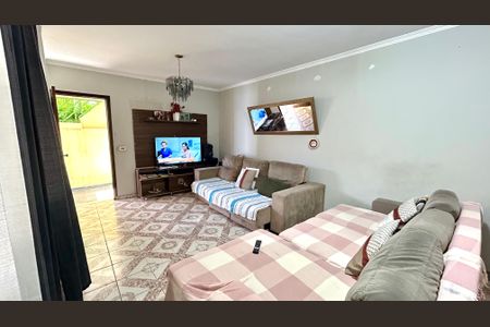 Casa à venda com 235m², 3 quartos e 3 vagasSala