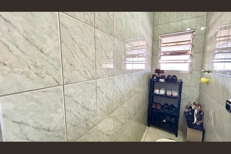 Casa à venda com 235m², 3 quartos e 3 vagasBanheiro da Suíte