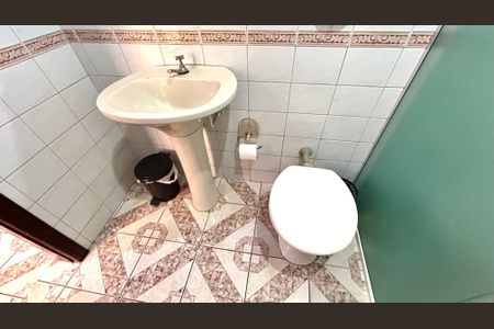 Casa à venda com 235m², 3 quartos e 3 vagasBanheiro 1