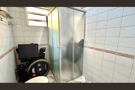 Casa à venda com 235m², 3 quartos e 3 vagasBanheiro 2