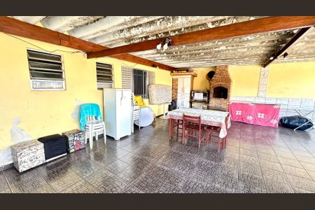 Casa à venda com 235m², 3 quartos e 3 vagasChurrasqueira